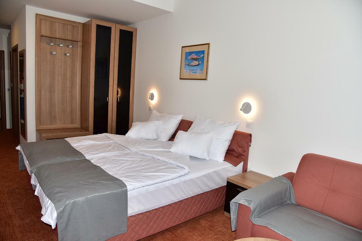 Hotel Makpetrol Струга Екстер'єр фото